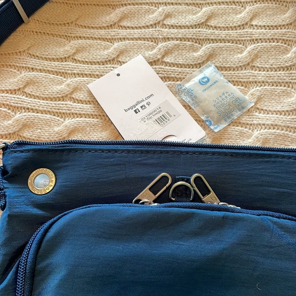 NWT Baggalini Securtex Anti-Theft Memento Crossbody pacific blue RFID cc slots - Picture 16 of 16